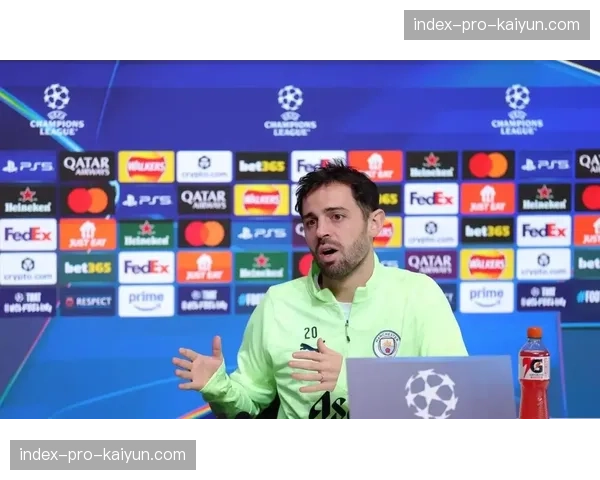 传言：巴萨有意今夏引进曼城中场B席，球员合同中的解约金条款仍有效