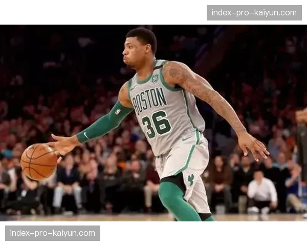 官方:蒙彼利埃后卫埃斯特韦因十字韧带伤势,确定赛季报销 官方:蒙彼利埃后卫埃斯特韦因十字韧带伤势,确定赛季报销